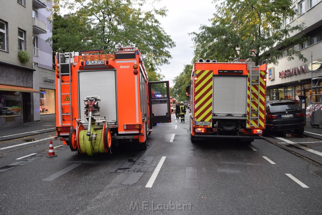 Feuer 2 Koeln Nippes Neusserstr P165.JPG - Miklos Laubert